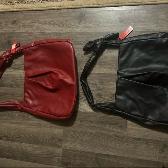Black and Red purses Kelly n Katie NWT - Picture 3 of 12